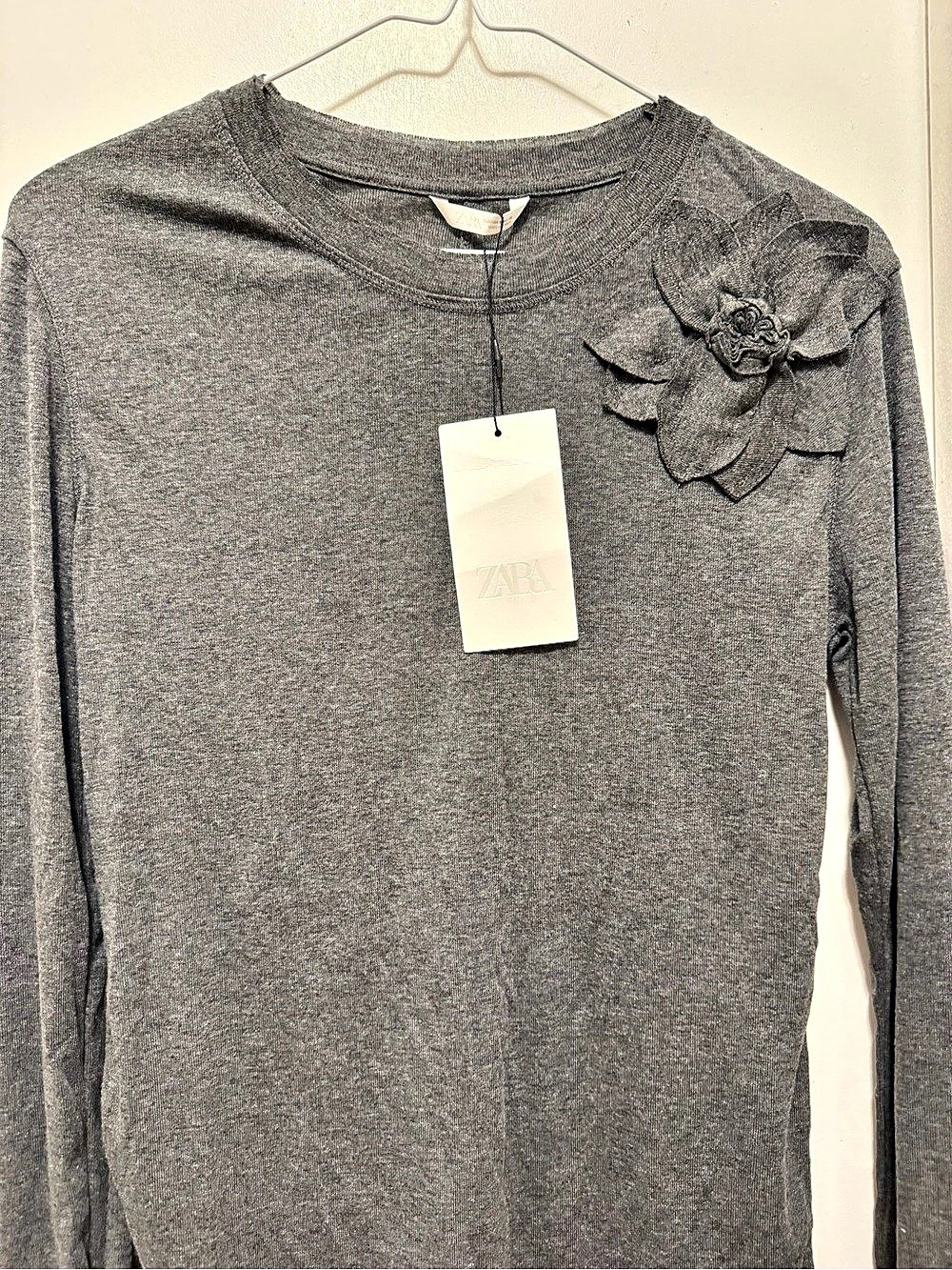 Zara Gray Long Sleeve Floral Top NWT